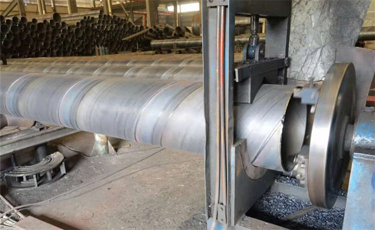 鋼材場(chǎng)900mm螺旋焊管，426-6-8-10-12mm螺旋鋼管，鋼材場(chǎng)打樁鋼護(hù)筒，給水螺旋焊管廠家