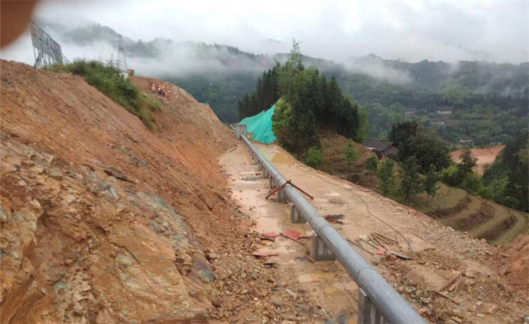 711mm螺旋鋼管，南寧自來(lái)水供水鋼管，DN200螺旋管，濾水鋼管廠家