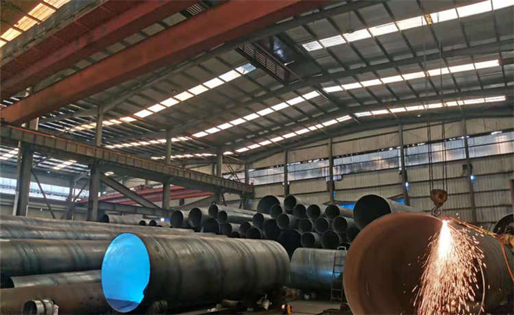 16螺旋管廠家，1424螺旋鋼管，鋼材場(chǎng)377mm螺旋焊管，426螺旋鋼管