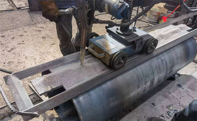 2400 卷板鋼管，深圳dn1700螺旋焊管，1120污水管道，2620螺旋管廠家