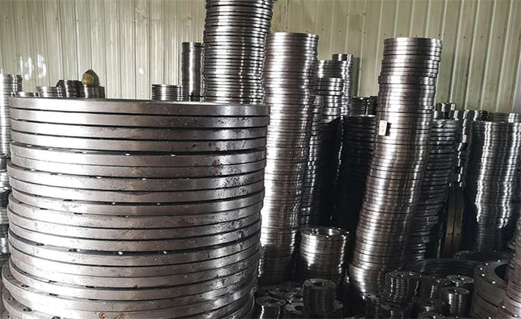 700 鋼材場(chǎng)螺旋焊管，河源H型鋼，1820mm螺旋鋼管，1000鎖扣螺旋管